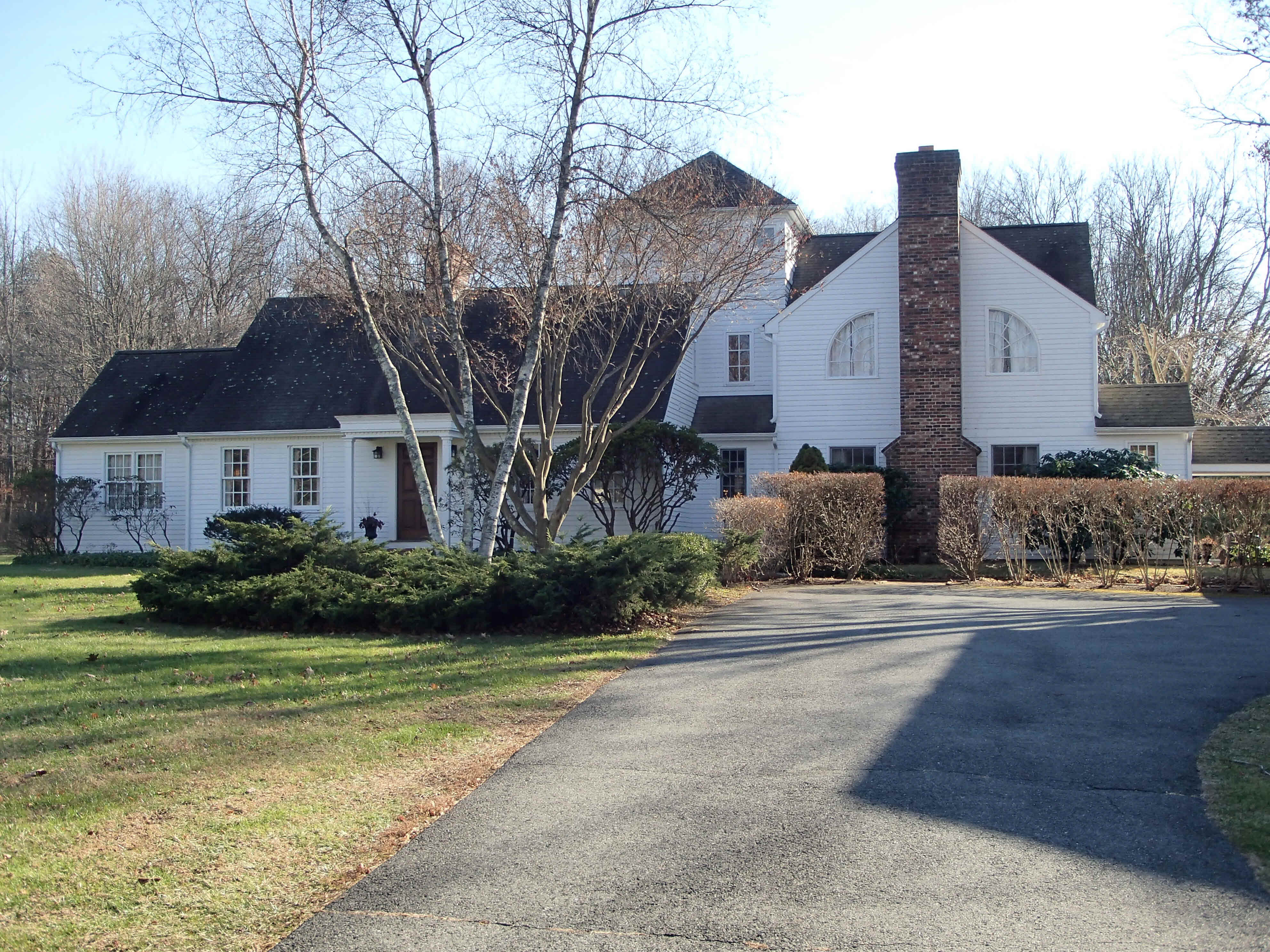 Building photograph for 43 CLAPBOARD RD